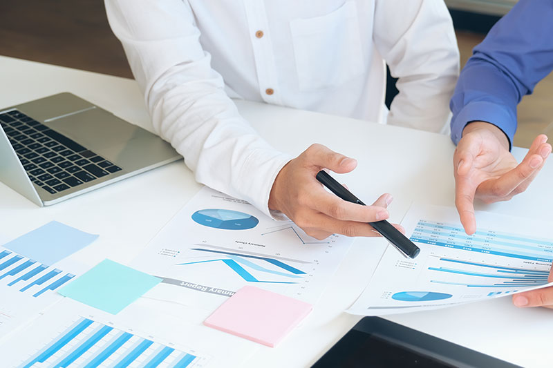 We focus on investments where an active and entrepreneurial management approach maximises returns and on assets that preserve our clients' wealth.   